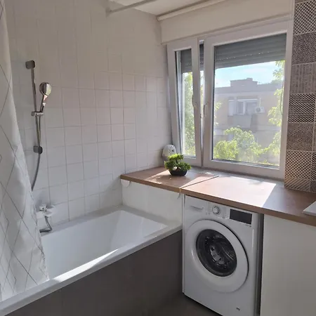 Tornyos Apartman Pécs Exterior photo