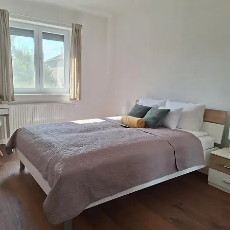 Tornyos Apartman Pécs Exterior photo